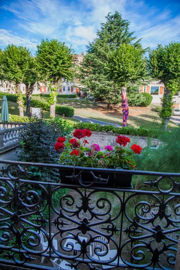 Hotel Des Thermes Bourbon-lʼArchambault Exterior foto