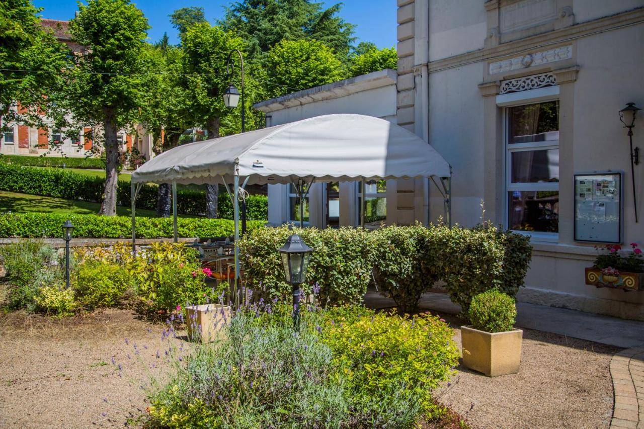 Hotel Des Thermes Bourbon-lʼArchambault Exterior foto